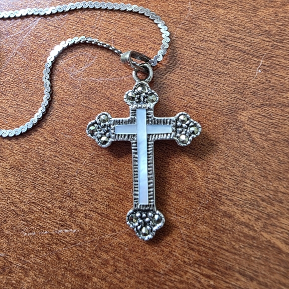 Sterling Silver Cross On Chain - Picture 1 of 9